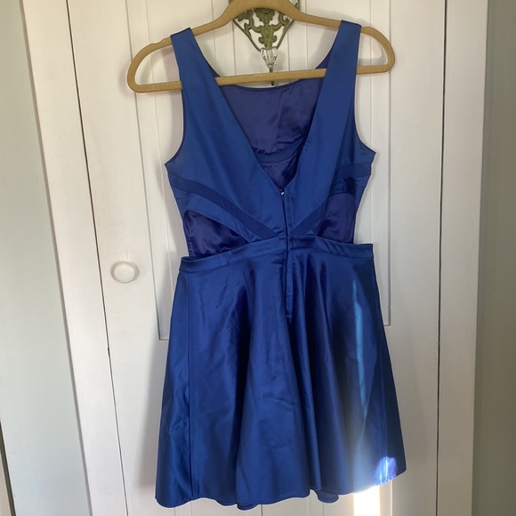 Guess by Marciano mini dress - Picture 3 of 4